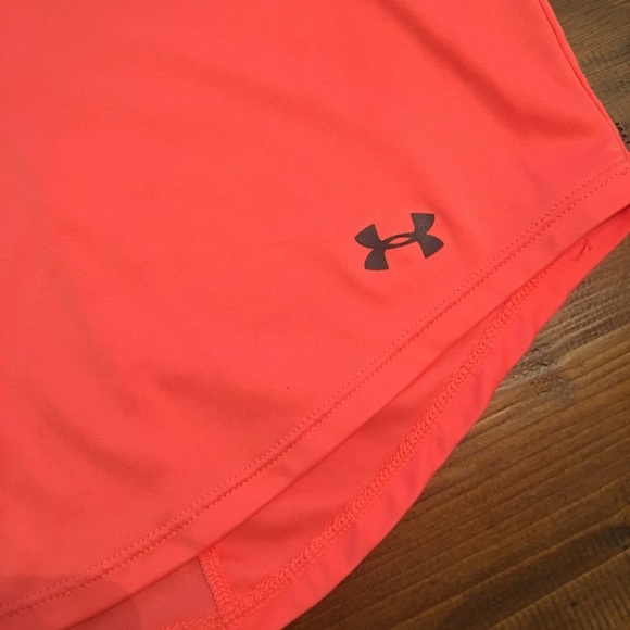 Under Armour Heat Gear Athletic Shirt - Picture 3 of 4